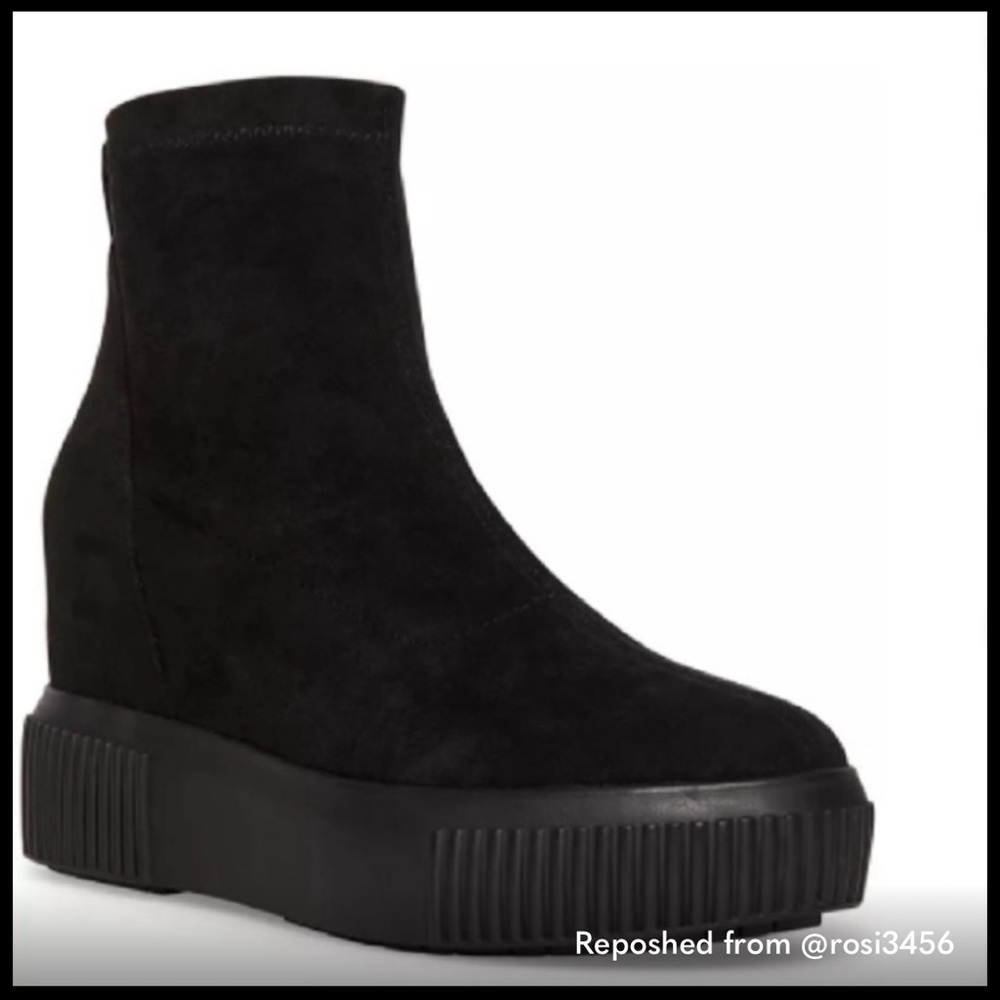 Steve Madden Freshly Wedge Sock Booties
Black
Never Worn
Size 9